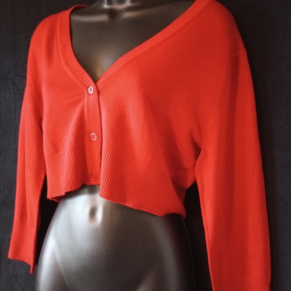 Red Cropped Buttoned Sweater - Picture 3 of 5